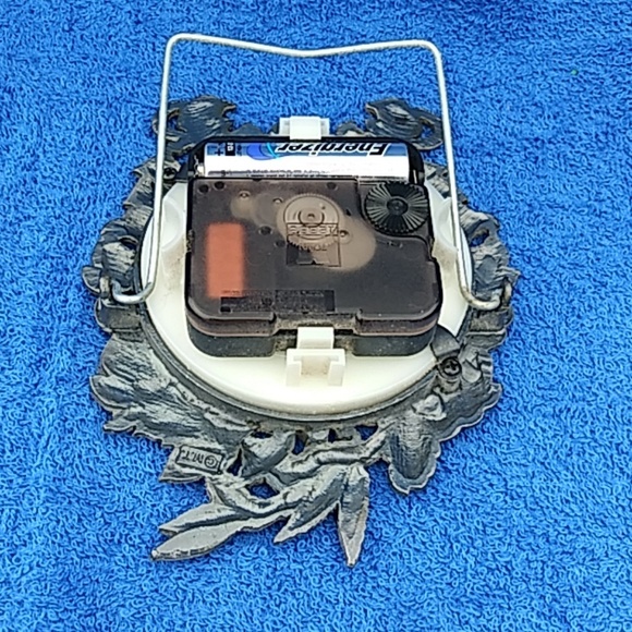 Vintage Pewter Hummingbird Quartz Clock that works - Picture 8 of 8